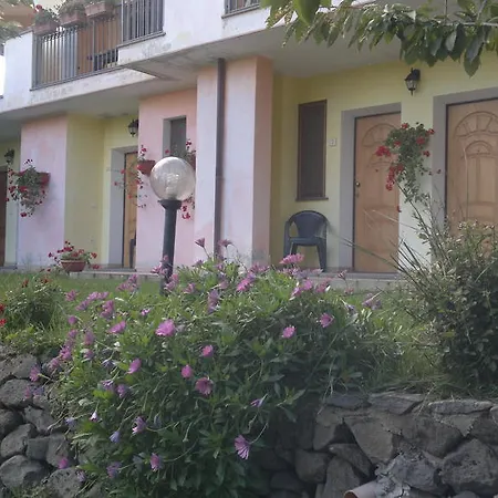 Francadu Κατάλυμα σε φάρμα